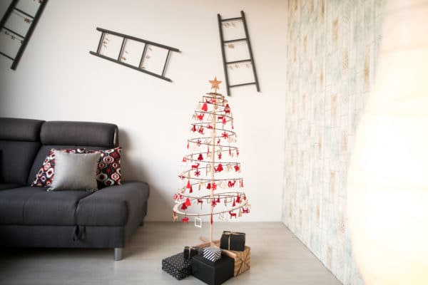 Sapin de Noël SPIRALE ovale en bois 137 cm – Image 3