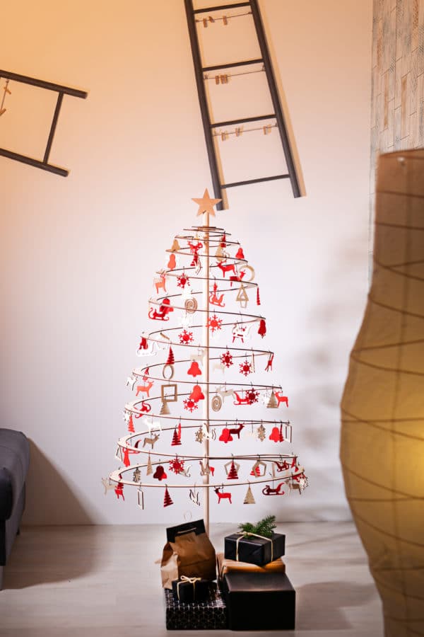 Sapin de Noël SPIRALE en bois 137 cm – Image 4